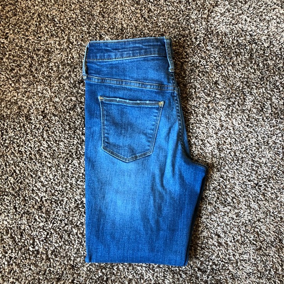 SOLD NWOT Universal Thread High Rise Skinny Crop - Picture 4 of 4